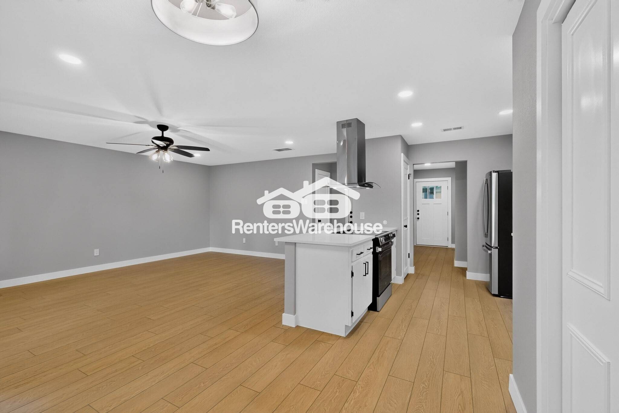 Building Photo - 5306 Vincennes Ct