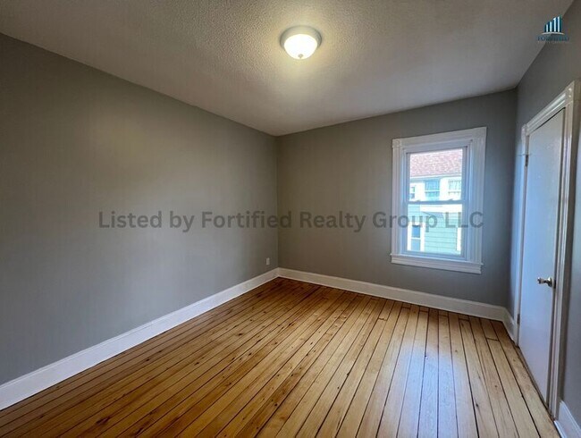 Building Photo - 265 Middle St