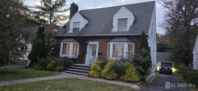 Building Photo - 37 Ireland Ave