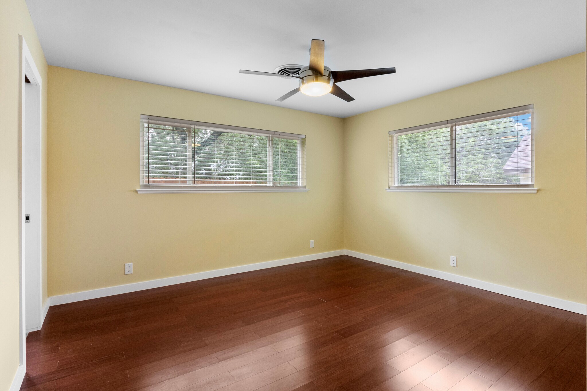 Building Photo - 17215 Sugar Crest Dr