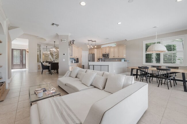 Building Photo - 5235 SW 171st Ave