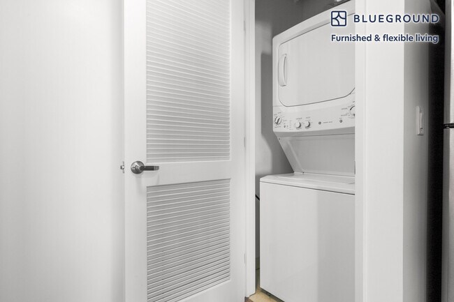 Building Photo - 900 Folsom St