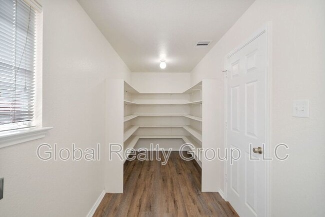 Building Photo - 5107 Meridian Farm