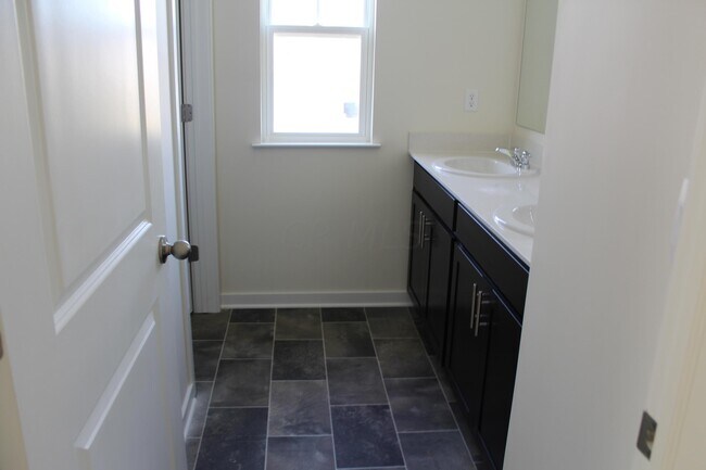 Building Photo - 448 Park Vista Dr