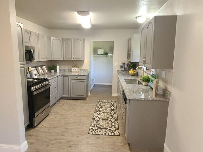 Building Photo - Updated 3 bed 1 bath in South Okc!