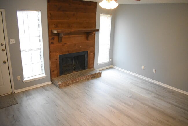 Building Photo - 3230 Pearl St