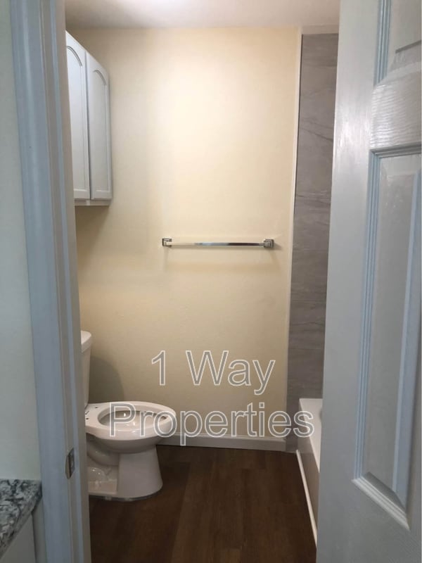 Building Photo - 804 Garden Rd