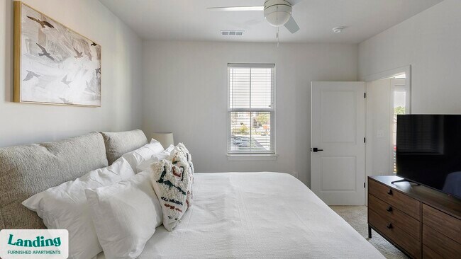 Building Photo - 170 Graphics Dr