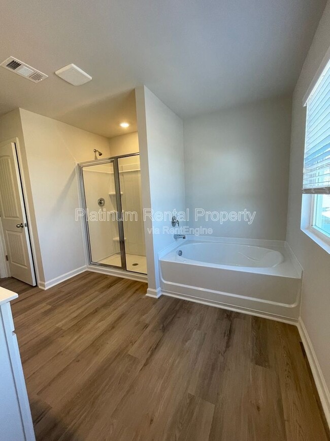 Building Photo - 56 Rustin Rdg