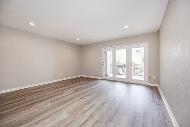 Building Photo - 5005 Georgi Ln