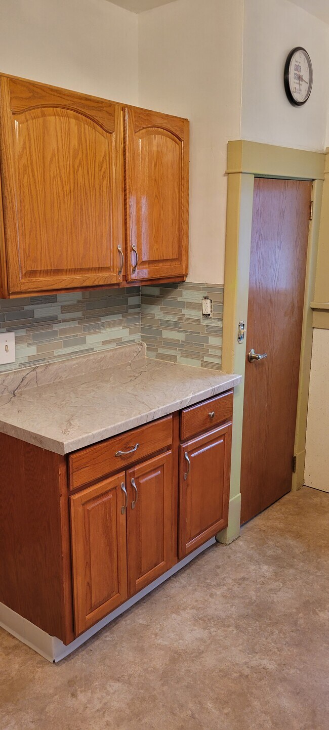Kitchen - 410 River St