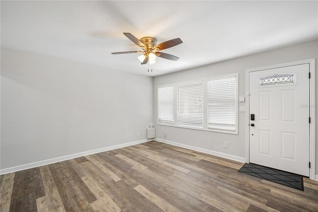 Building Photo - 1605 W Knollwood St