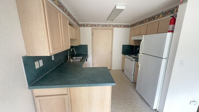 Building Photo - 15325-15327 Berry Valley Rd SE