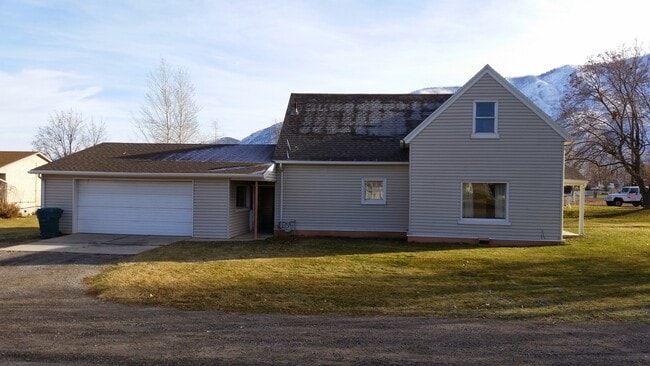 Primary Photo - Charming 3 bed 1 bath House for rent in Sa...