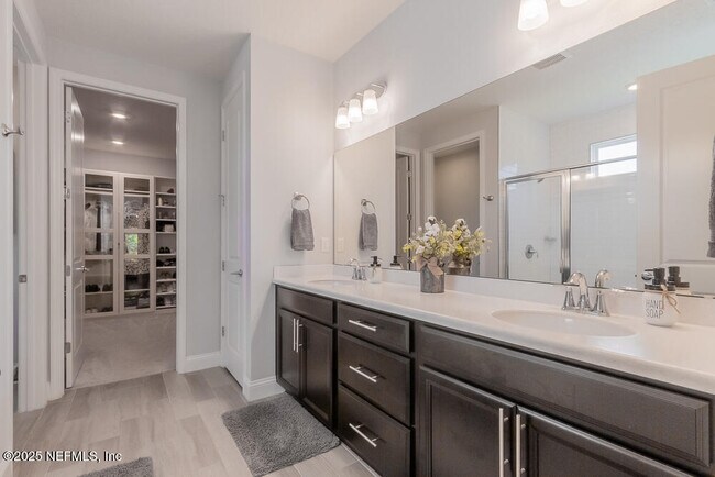 Building Photo - 348 Clifton Bay Lp