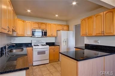 Building Photo - 214 Via Robina