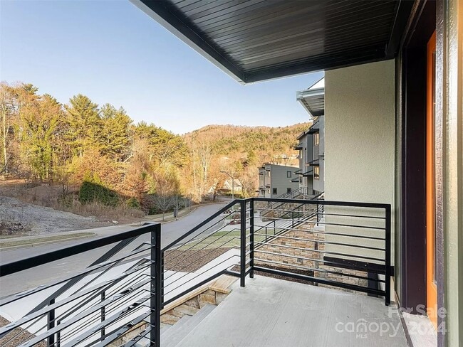 Building Photo - New Home off Tunnel Road