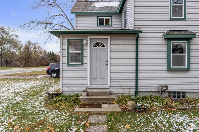 Building Photo - 56733 Grand River Ave