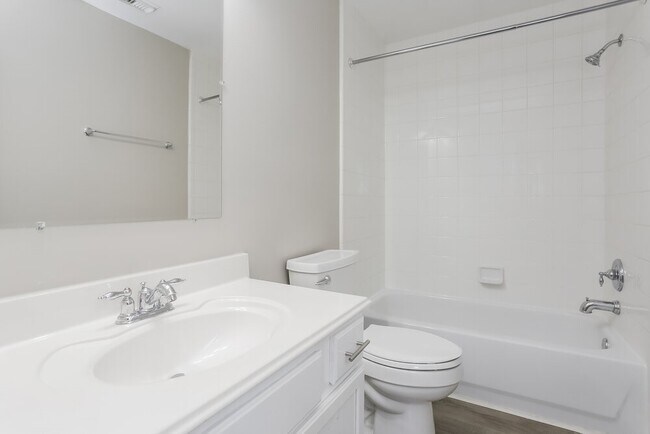 Building Photo - 2431 Fox River Ln