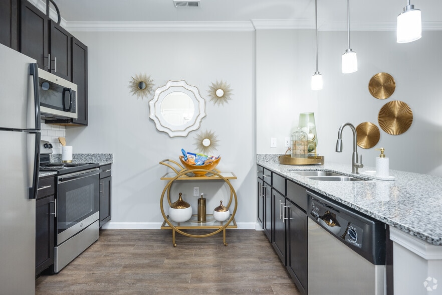 Primary Photo - Greymont Village Apartments