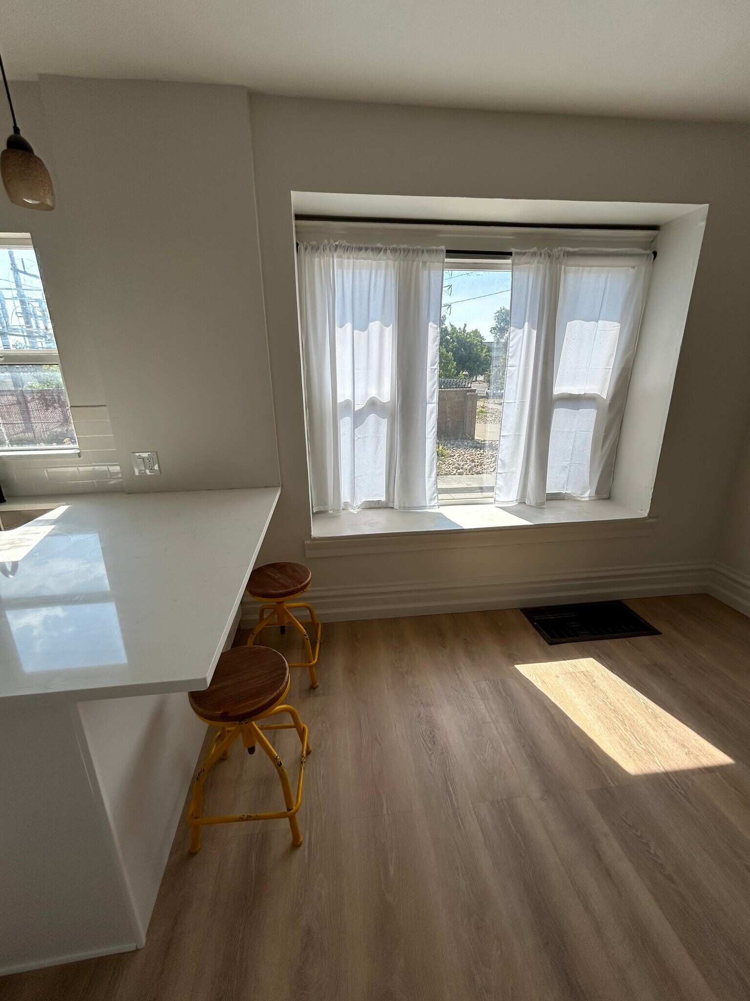Building Photo - 254 E 700 S