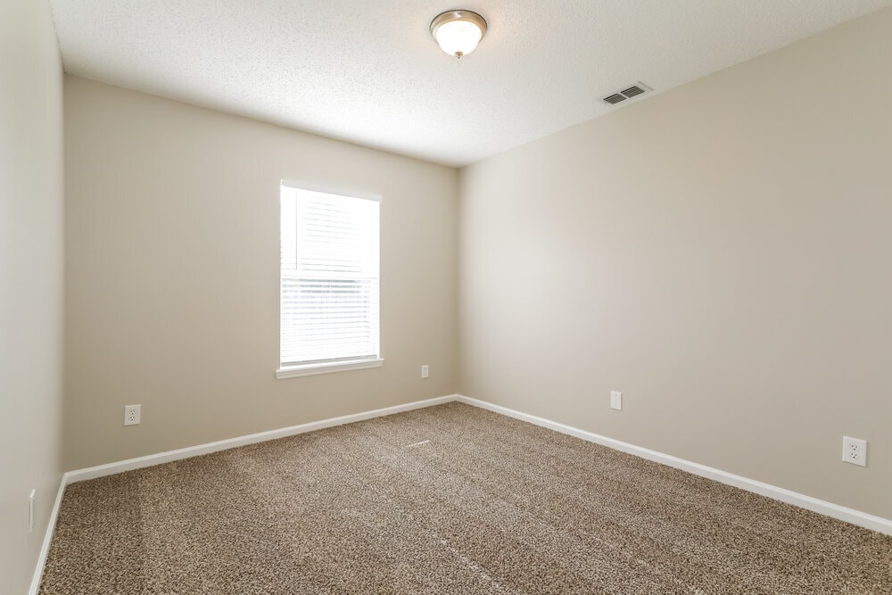 Building Photo - 2600 Creek Ridge Dr