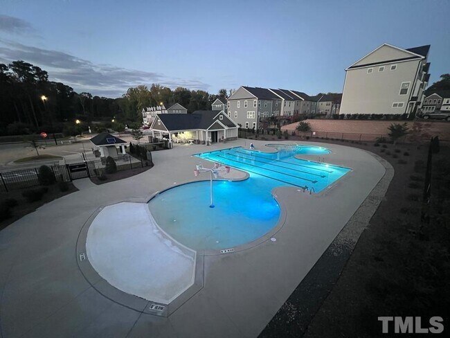 Building Photo - 1061 Larabee Ln