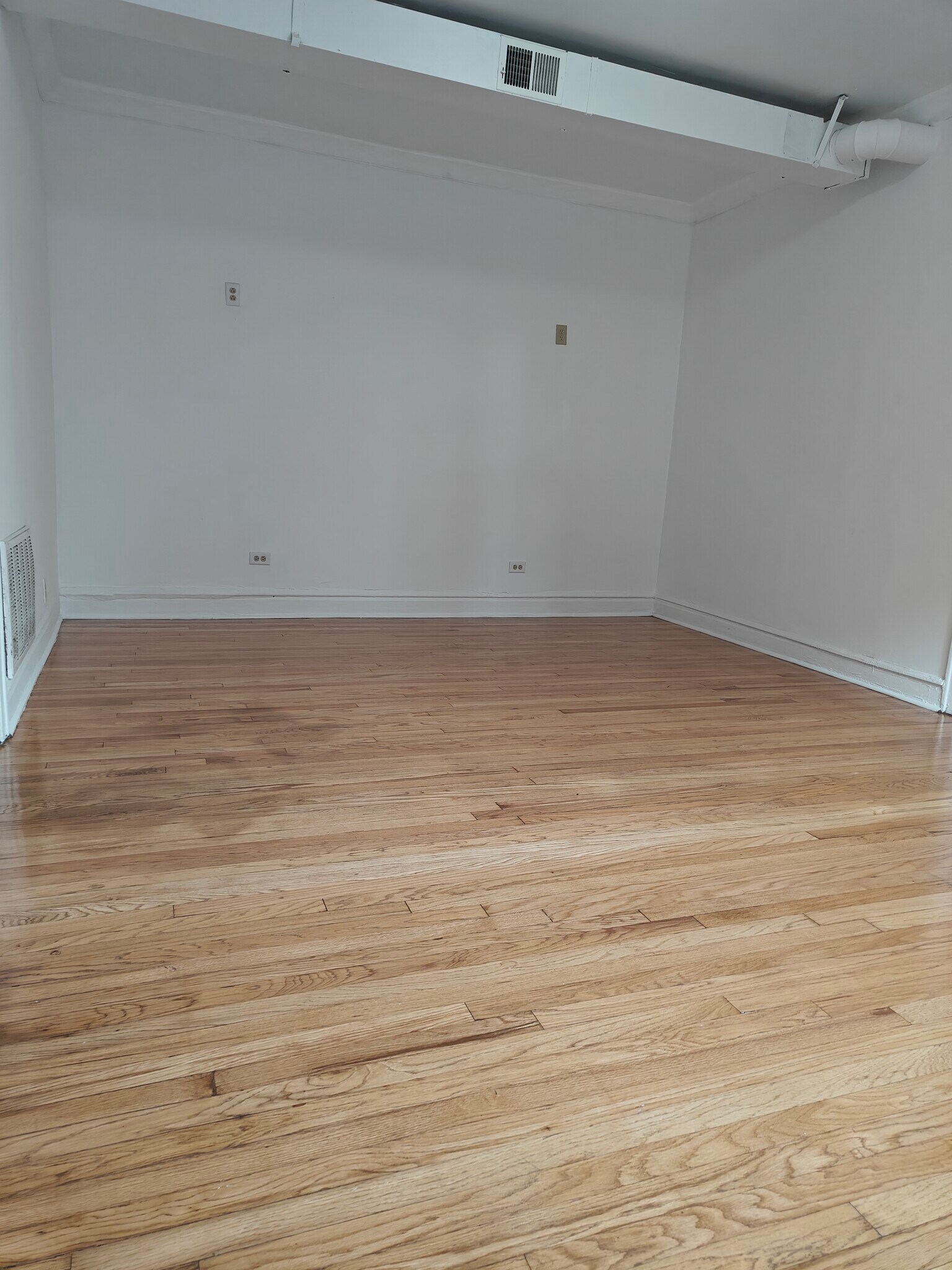 Building Photo - 4117 W Wilcox St