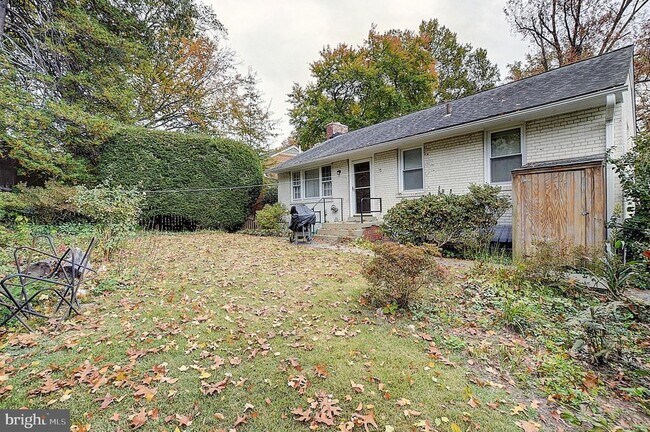 Building Photo - 3605 Dundee Driveway