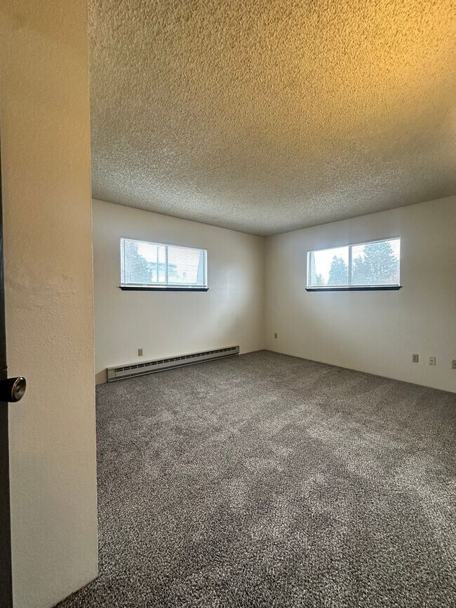 Building Photo - Sunset Manor