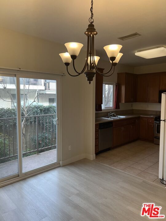 Building Photo - 12375 Osborne Pl