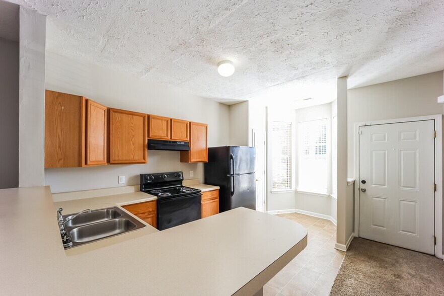 Building Photo - 6055 Camden Forrest Dr