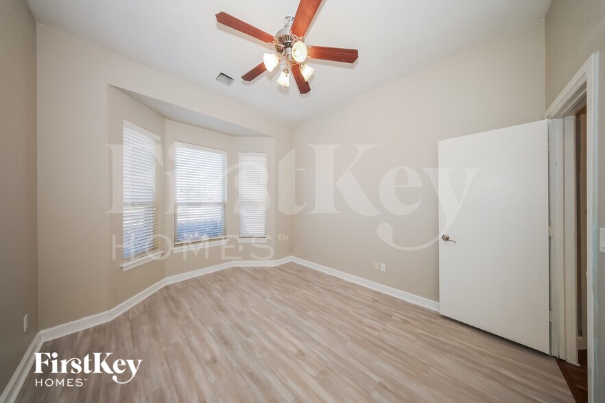 Building Photo - 17313 Ridgewood Dr