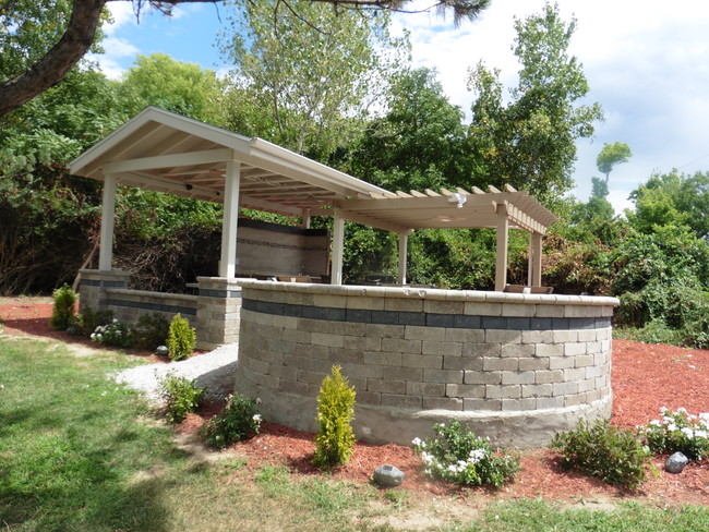 Outdoor pavilion - 5685 Chatford Dr