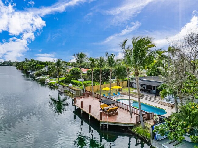 Building Photo - 1712 NE 18th Ave