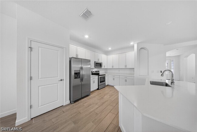 Building Photo - 1388 Birdie Dr