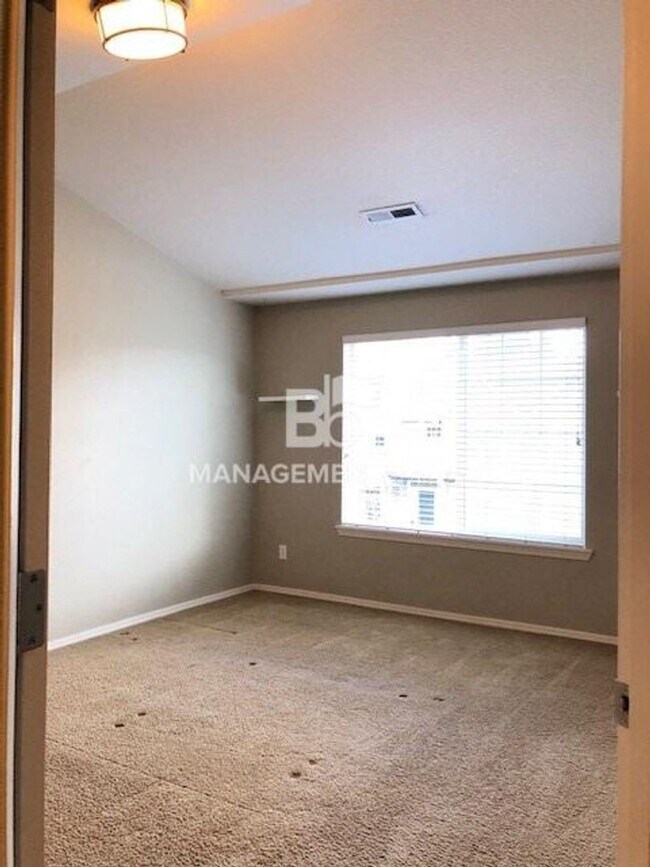 Building Photo - 17222 NW Widgi Creek Ct
