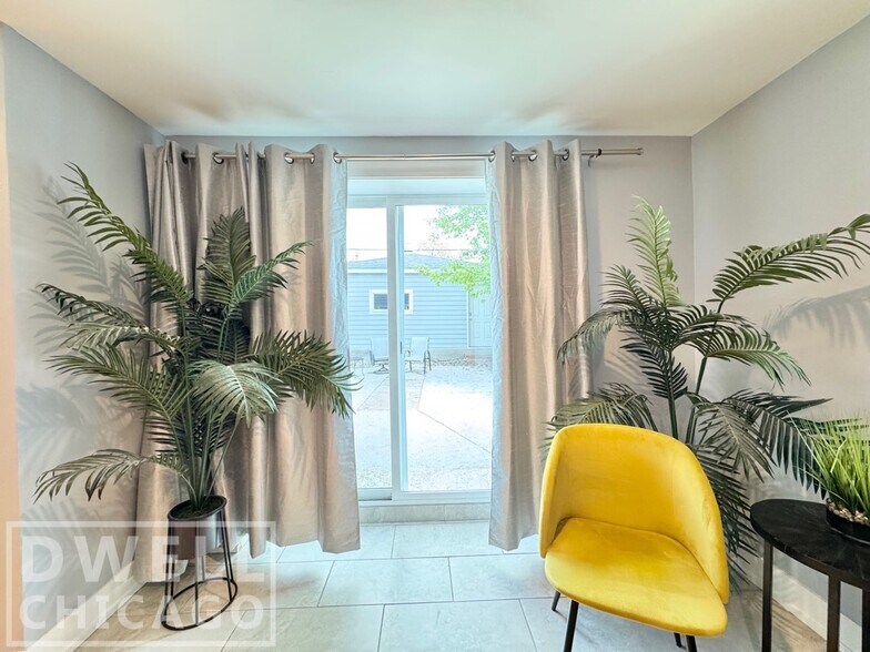 Building Photo - 2550 W Thomas St