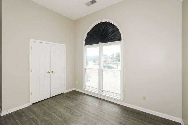 Building Photo - 9224 Chimneyrock Blvd.