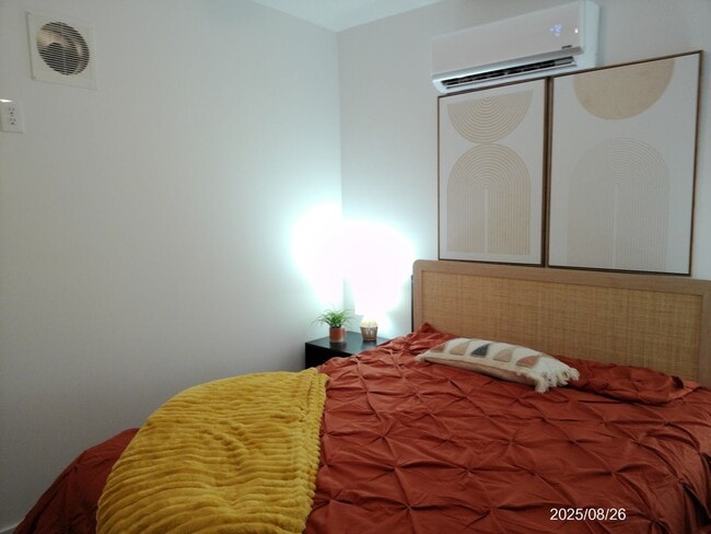 Building Photo - Luxury Brand-New ADU – Fully Furnished wit...