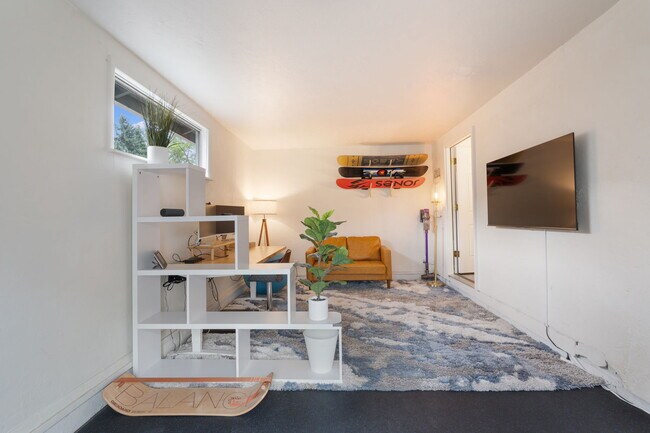 Building Photo - 7414 SE Ogden St