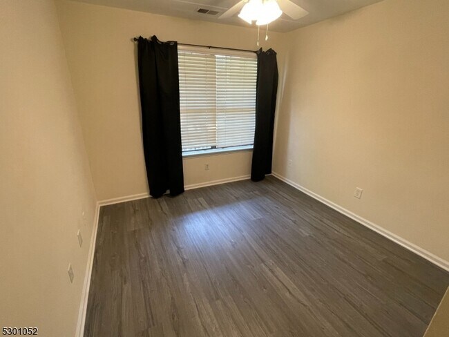 Building Photo - 181 Blew Ct