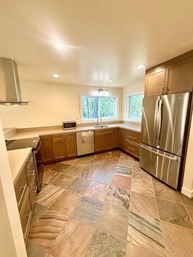 Building Photo - 13240 Loma Rica Dr