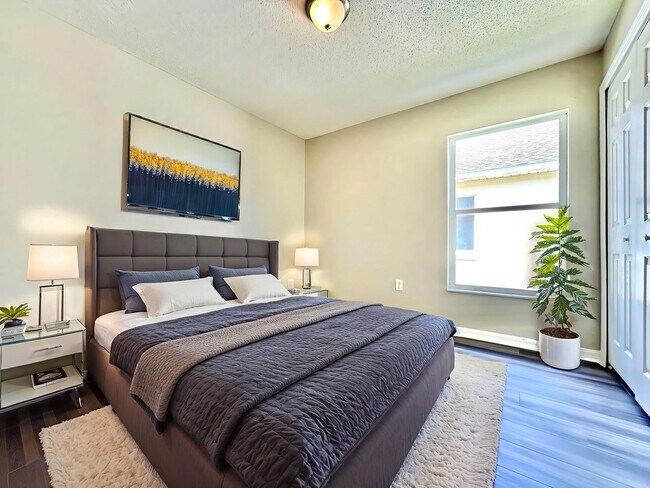 Building Photo - Davenport Gem: 4Bedrooms/ 2Baths pool home!