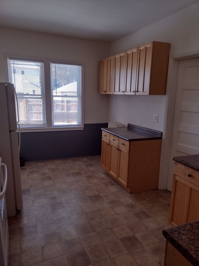 Building Photo - Great 3 Bed 1 Bath Home