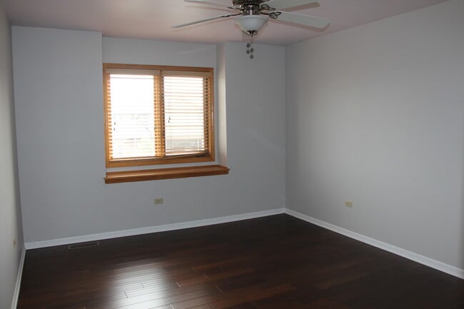Building Photo - 7810 Brookside Glen Dr
