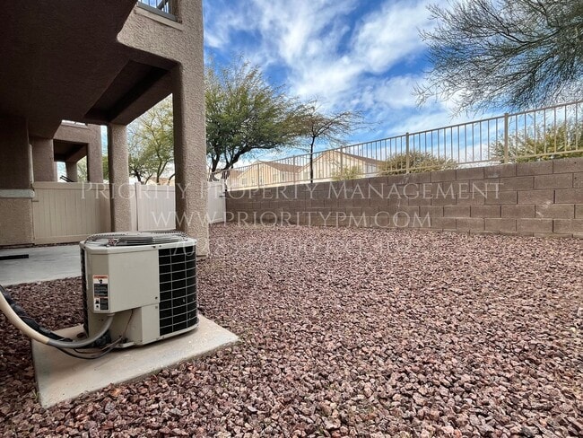 Building Photo - ~~Beautiful Mountains Edge Townhome!  3 Bed, 2.5 Bath ~ New! New! New!