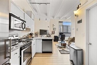 Building Photo - 12 Stoneholm St