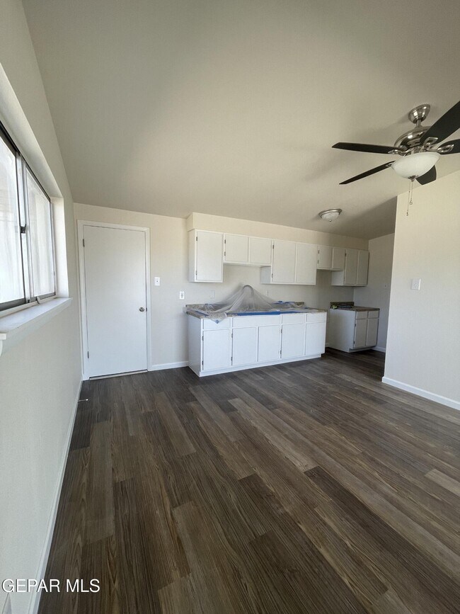 Building Photo - 4449 Finch Way