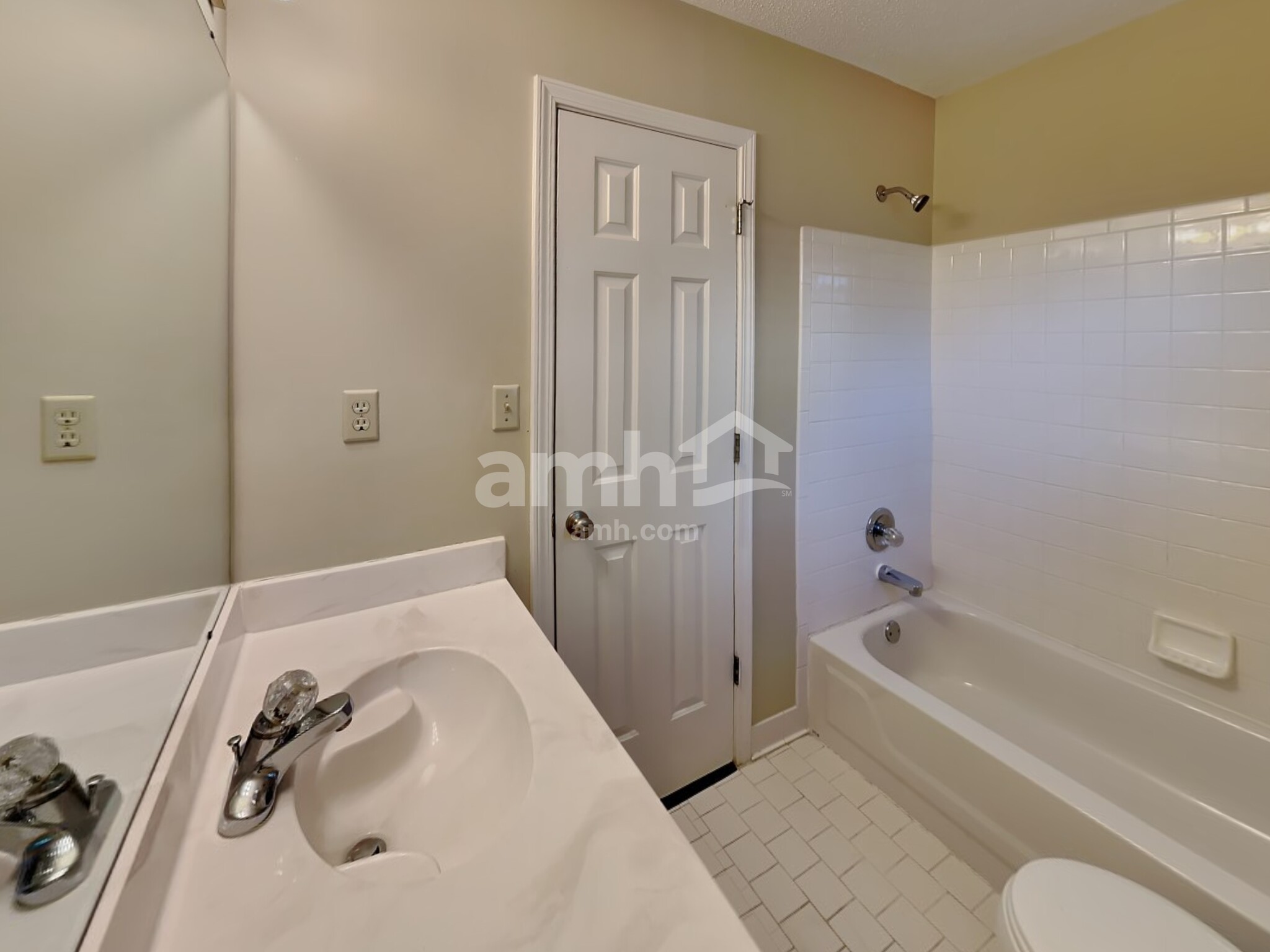 Building Photo - 536 Herring Ln